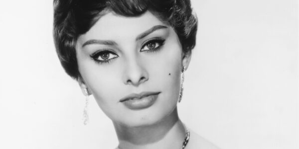 Sophia Loren a sedici anni.