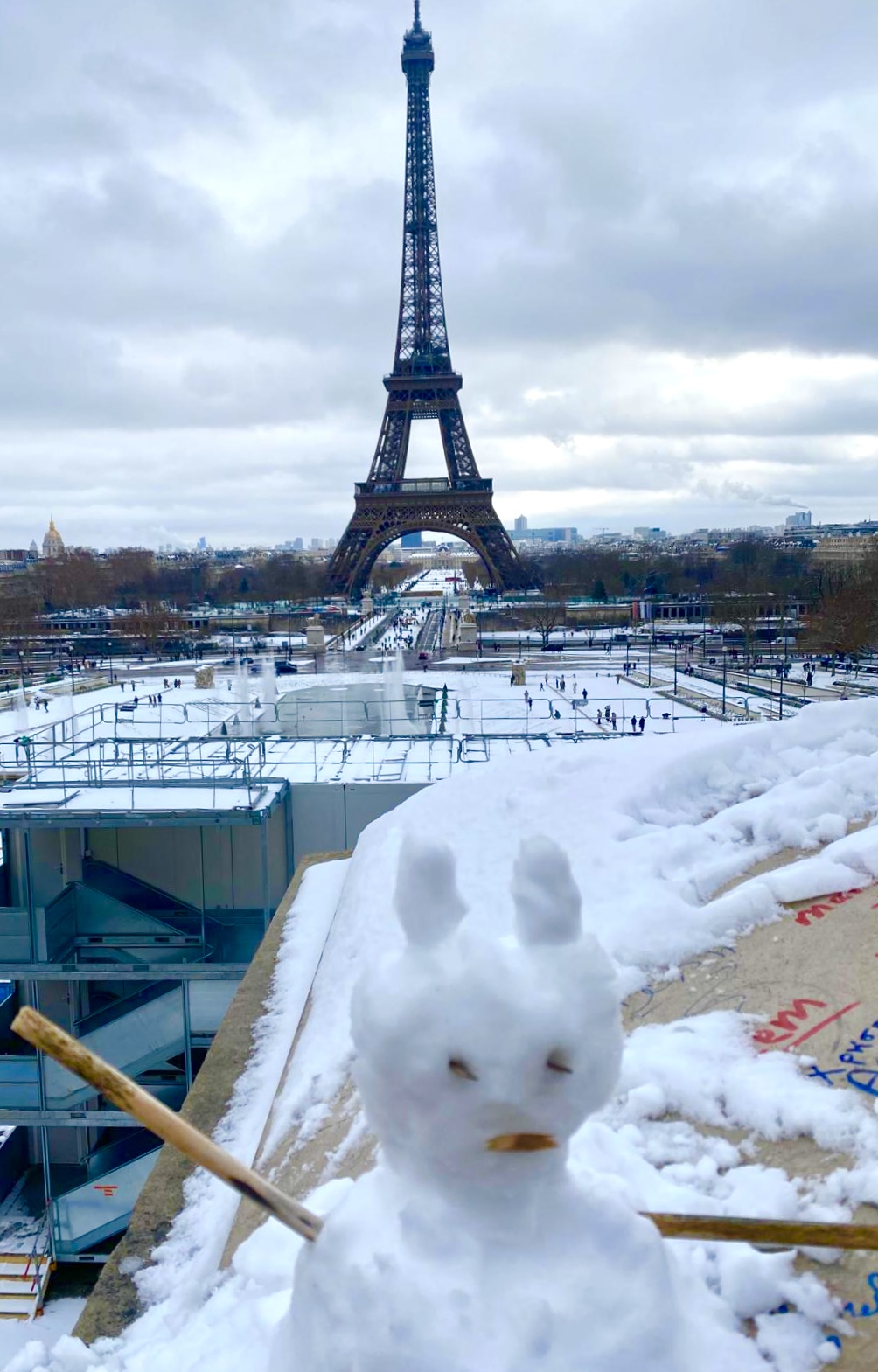 La Tour Eiffel ricoperta di neve